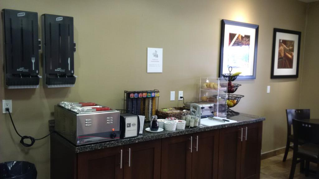 Sigma Inn & Suites Hudson'S Hope Hudson Hope Εξωτερικό φωτογραφία