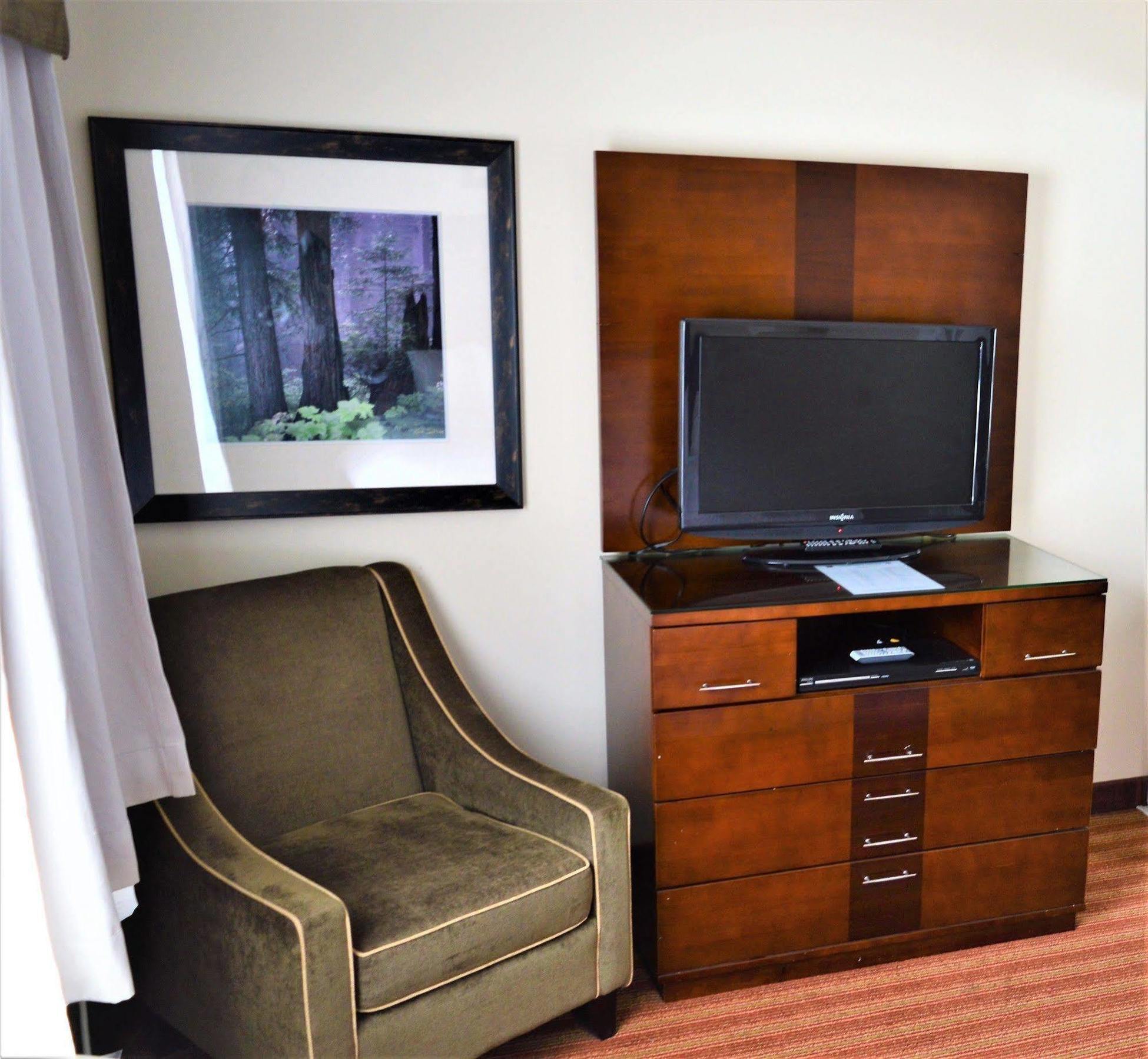 Sigma Inn & Suites Hudson'S Hope Hudson Hope Εξωτερικό φωτογραφία